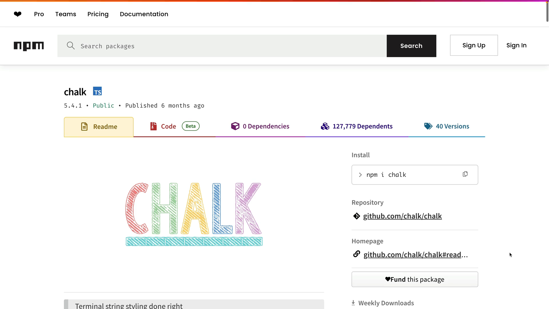 npm 패키지 저장소의 chalk 라이브러리 페이지, 버전 5.4.1, 다채로운 스크래치 텍스트 로고, 설치 명령어 npm i chalk 표시.
